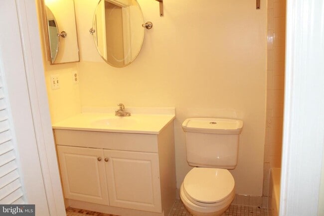 Building Photo - 5091 Beech Ct