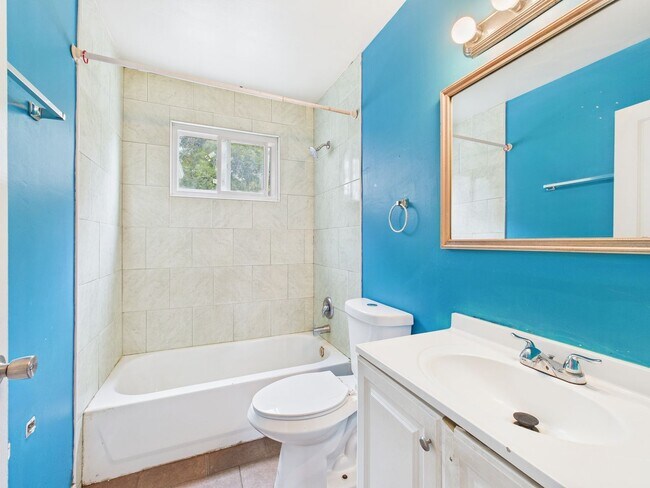 Building Photo - 4707 Castlewood Rd