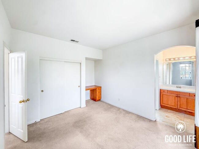 Building Photo - 4639 Vereda Mar Del Sol