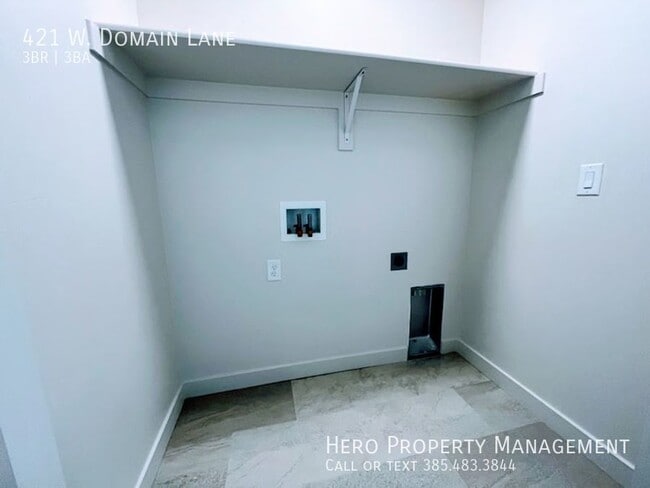 Building Photo - 421 Domain Ln