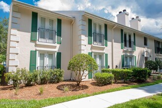 Building Photo - 13715 Richmond Park Dr N