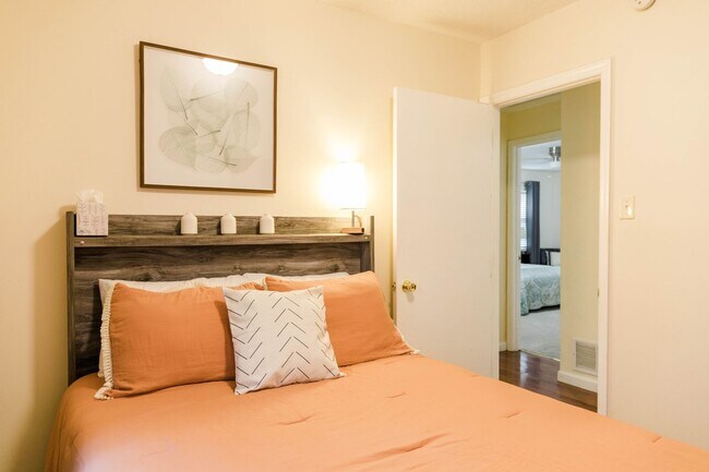 Building Photo - FULLY FURNISHED - Charming 3BR House in Arden