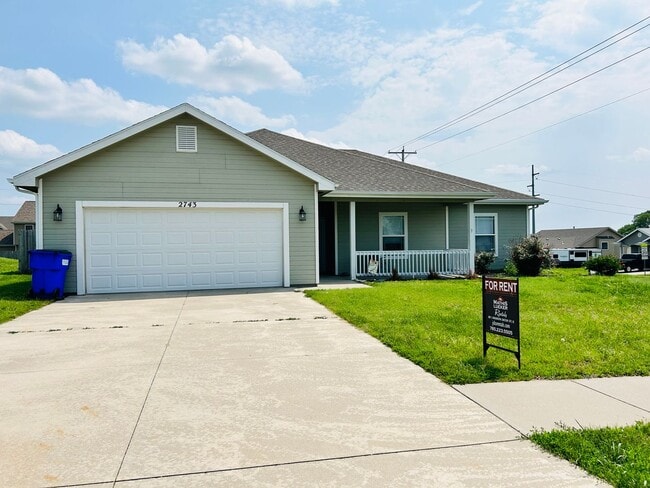 Building Photo - Spring Valley Location! Beautiful Single-Family Home