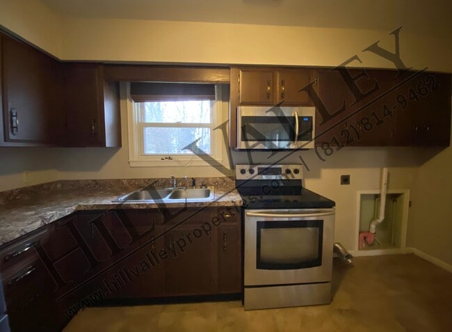 Building Photo - Two Bedroom Home East