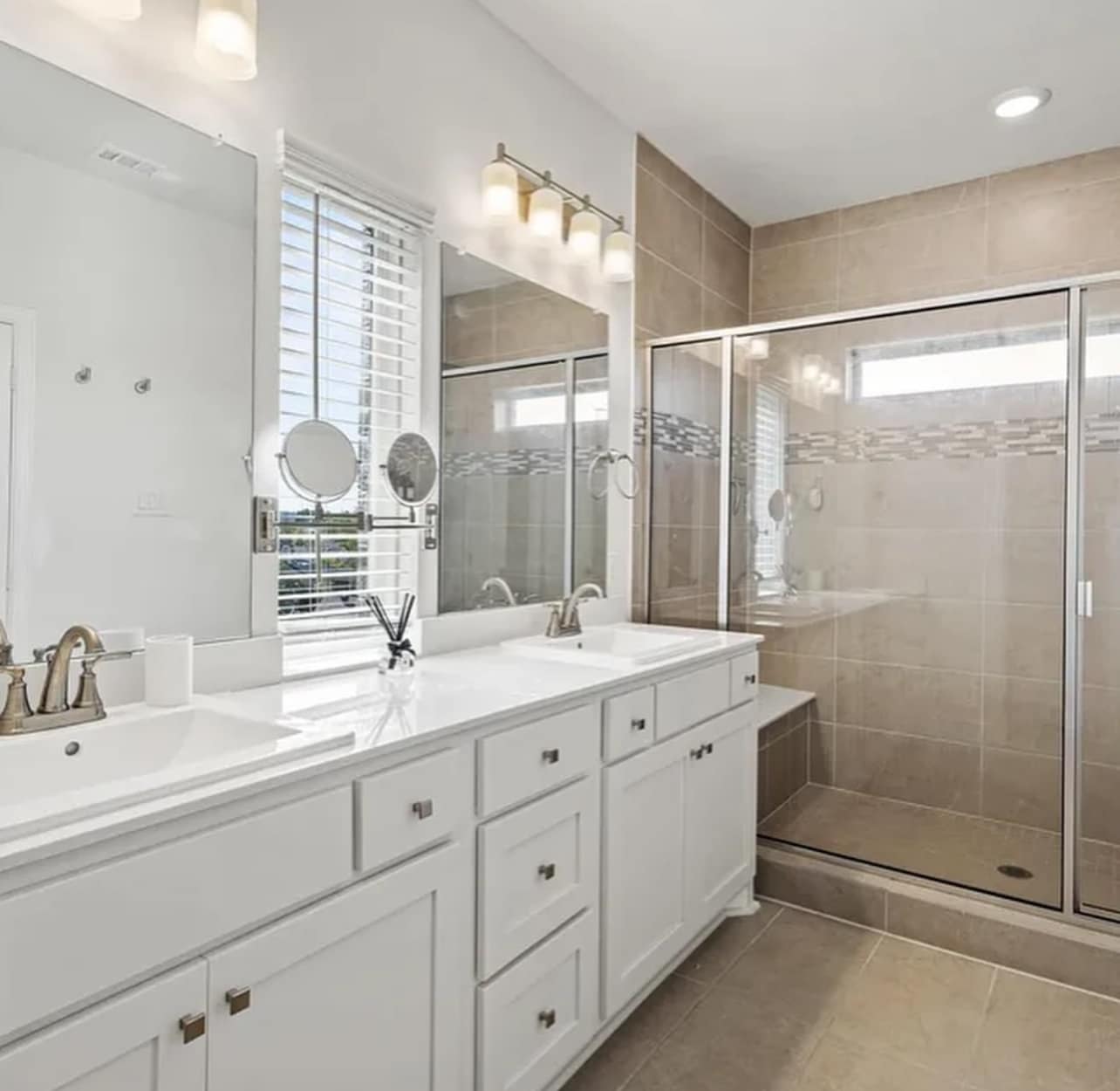 Building Photo - 2228 Palomino St