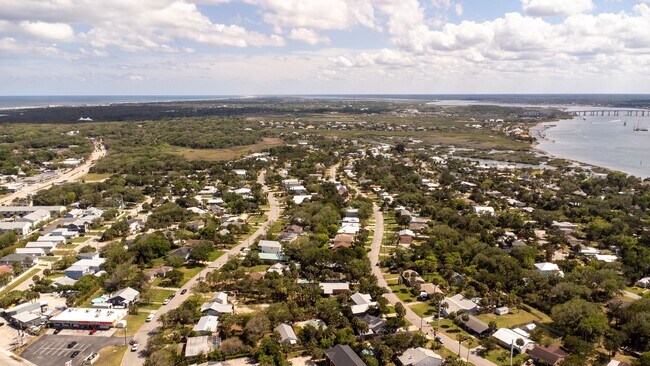 Building Photo - Davis Shores 3/2 Single Family Home