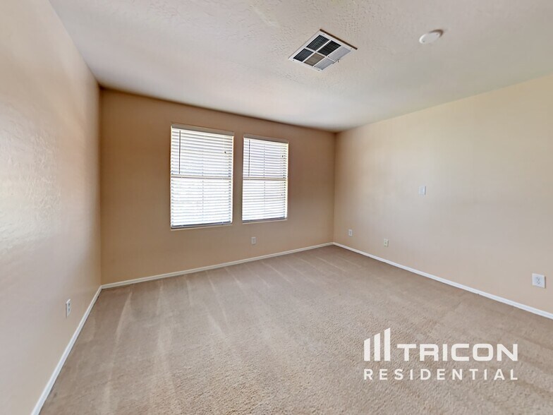 Building Photo - 45707 W Guilder Ave