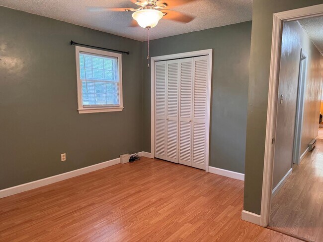 Building Photo - 3 Bed, 1 Bath Home located out in the country!