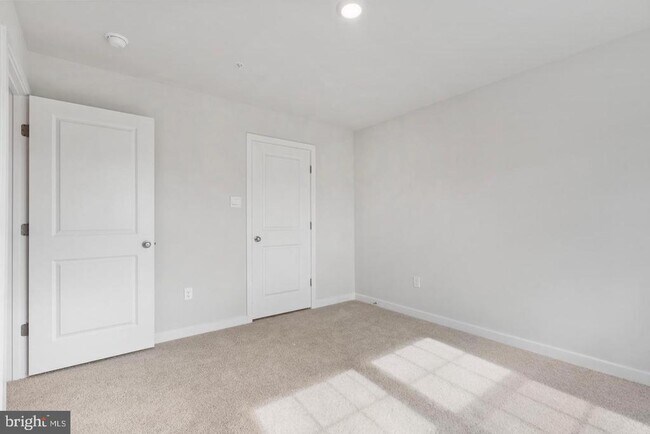 Building Photo - 16502 Green Glade Dr