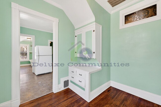 Building Photo - 410 Eastern Ave SE