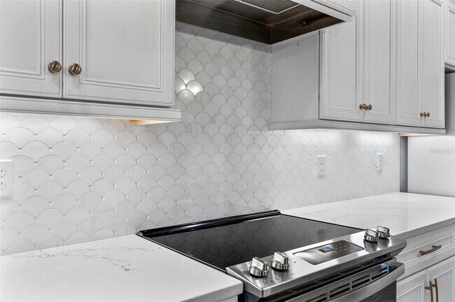 Building Photo - 128 Del Palma Dr