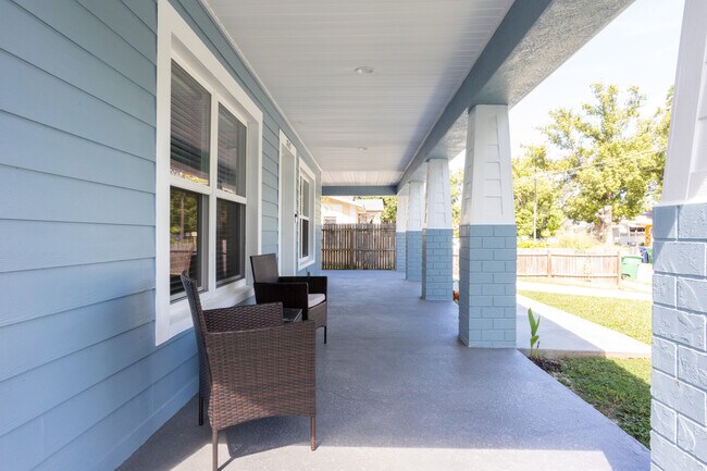 Building Photo - 1313 E Cayuga St