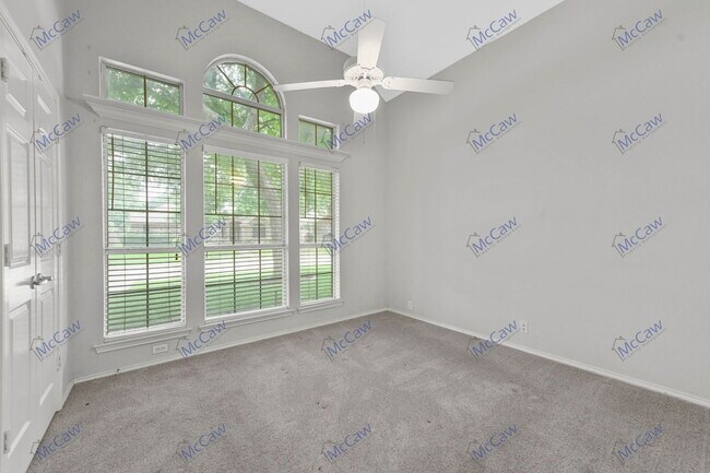 Building Photo - 6603 Fairlawn Dr