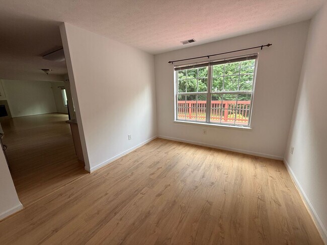 Building Photo - Single-Family home in the Springhill neighborhood off News Road in Williamsburg!