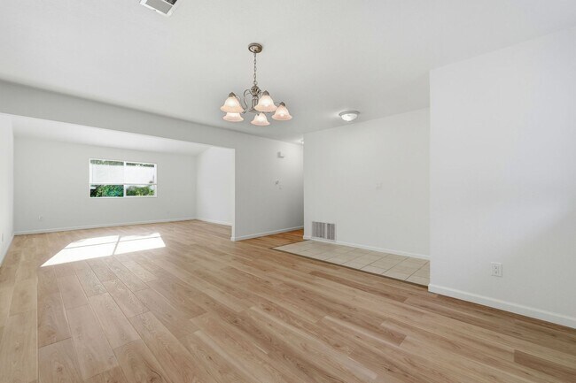 Building Photo - Spacious 4-bedroom 2-Bath in Desirable Area in Walnut Creek!