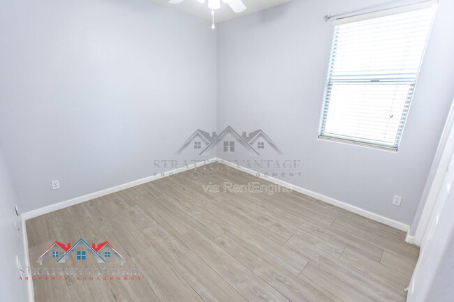 Building Photo - 3068 E Ravenswood Dr