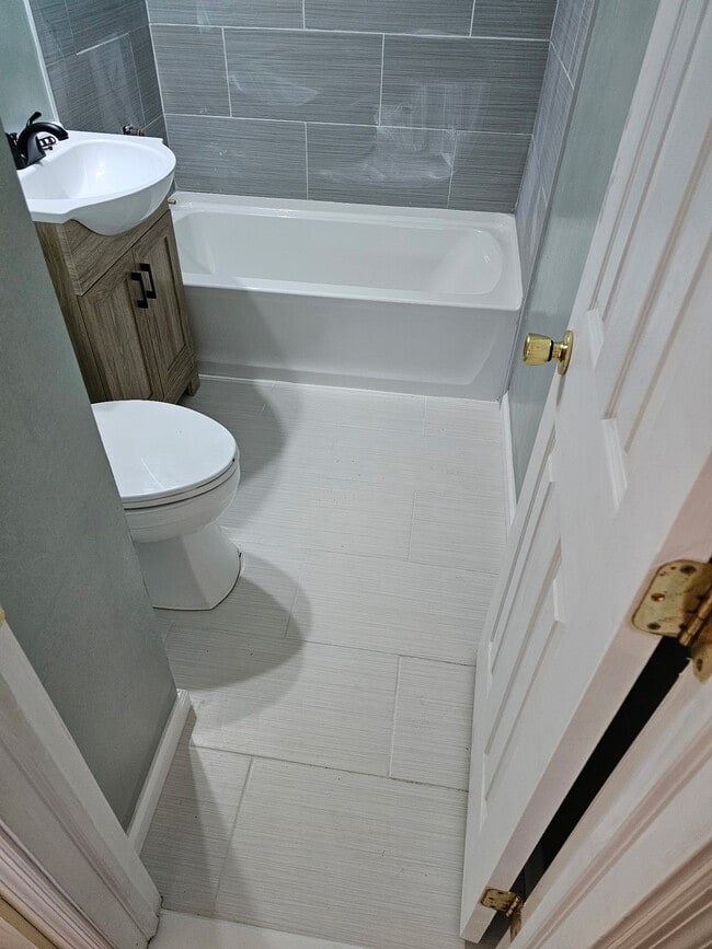 Building Photo - 198 Walnut Creek Ln