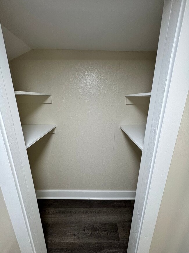 Building Photo - 2/1 House currently being remodeled. Shoul...