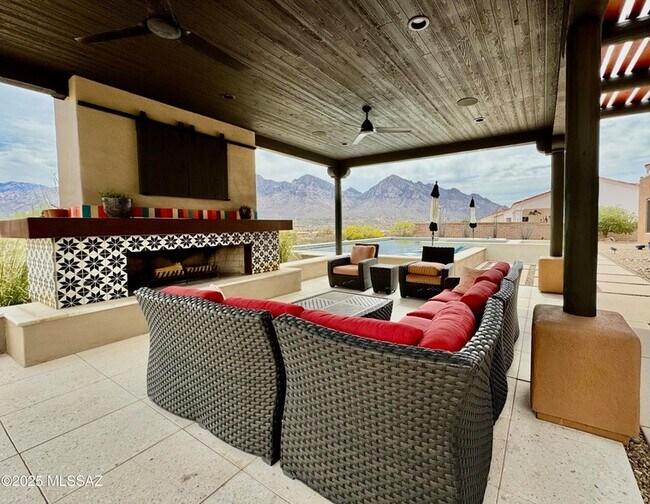 Building Photo - 11096 N Pusch Ridge View Pl