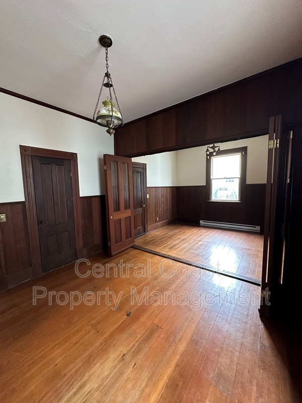 Building Photo - 205 15th St
