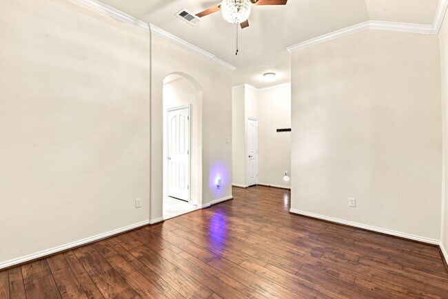 Building Photo - 24418 Lakecrest Bend Dr