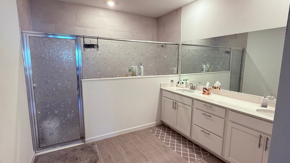 Building Photo - 221 Simonson Run