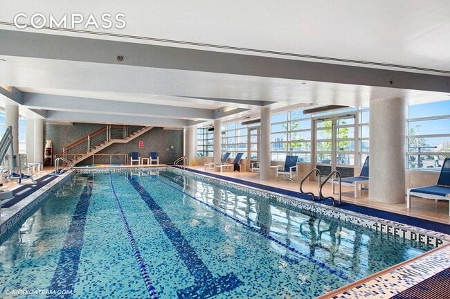 Building Photo - 2 N 5th St