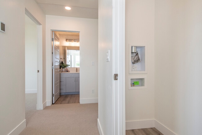 Building Photo - 516 Violets Cove Ln