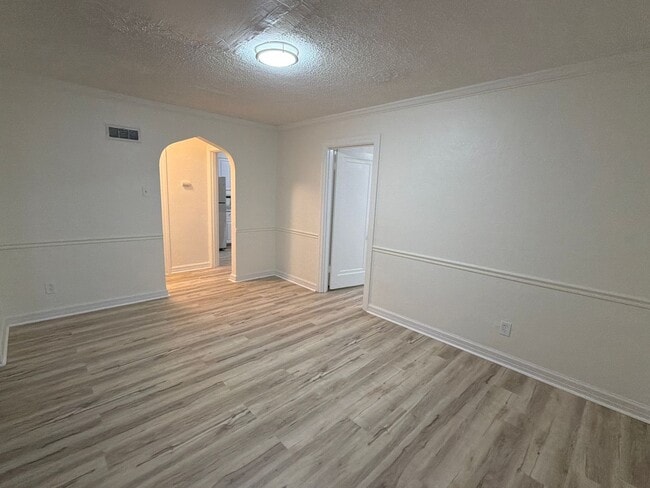 Building Photo - 3004 Capehart Dr