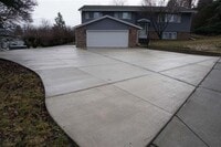 Building Photo - 906 Summit Dr