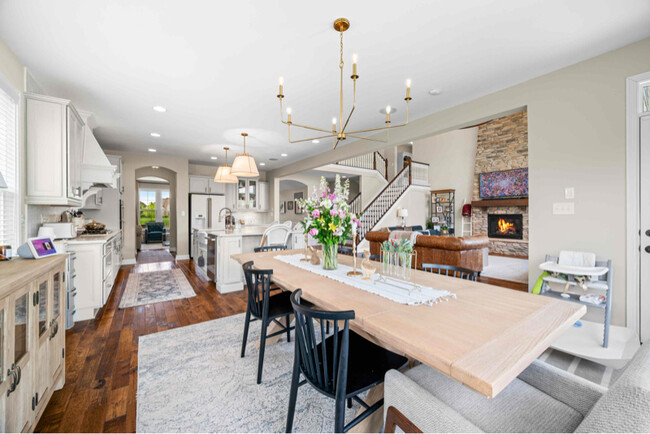 Building Photo - 5990 Hollow Ct