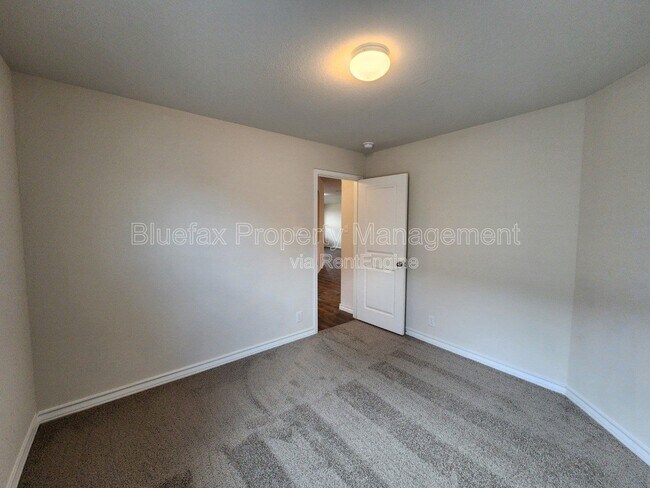 Building Photo - 13129 Whisper Bnd