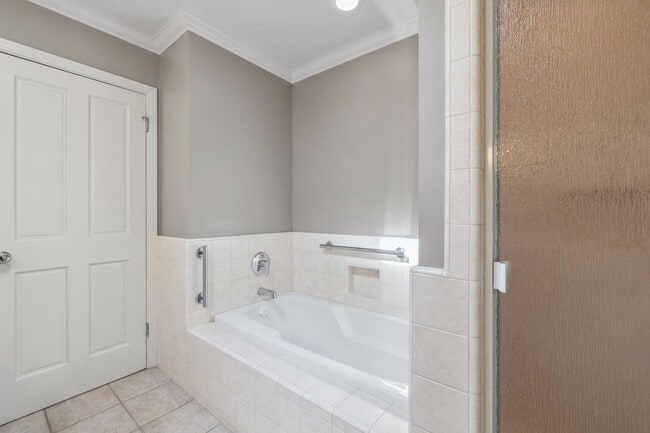 Building Photo - Charming 3-Bedroom Home with Office in desirable Old Palo Alto neighborhood Avail Feb 7th