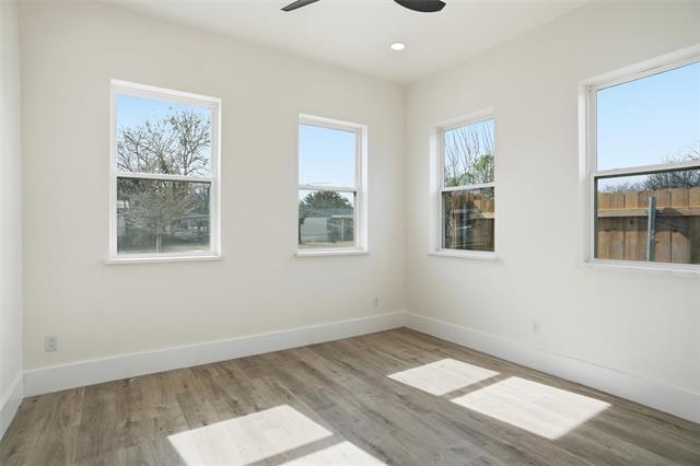 Building Photo - 125 Palm Ln