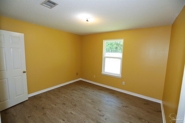 Building Photo - 1452 Roebling Tr