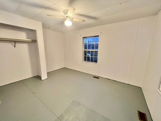 Building Photo - 136 Millvale Rd