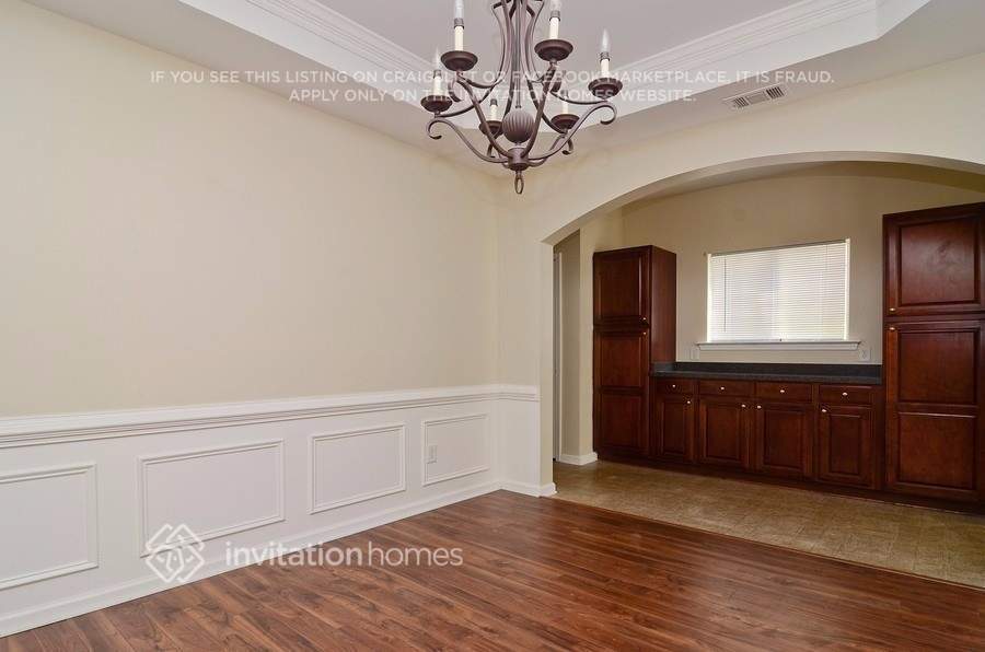 Building Photo - 7718 Parkside Dr