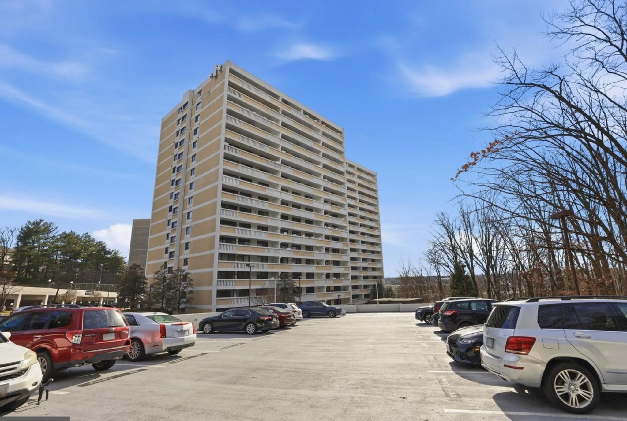 Private/Assigned Parking - 6101 Edsall Rd