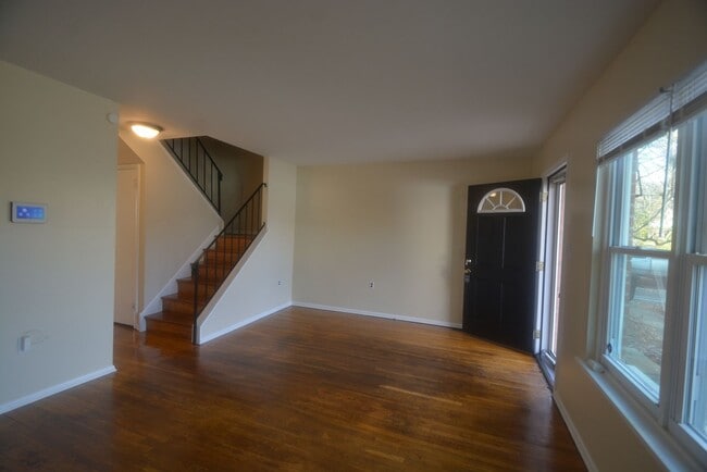 Building Photo - Recently Updated 3 Bedroom 1 Bath in Newar...