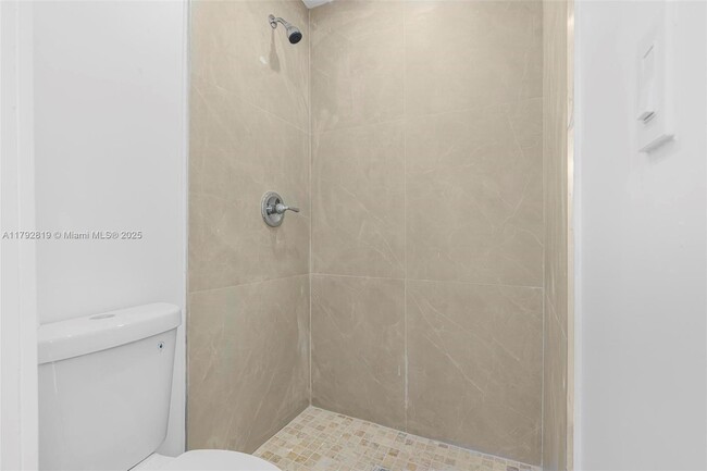Building Photo - 1315 NE 146th St