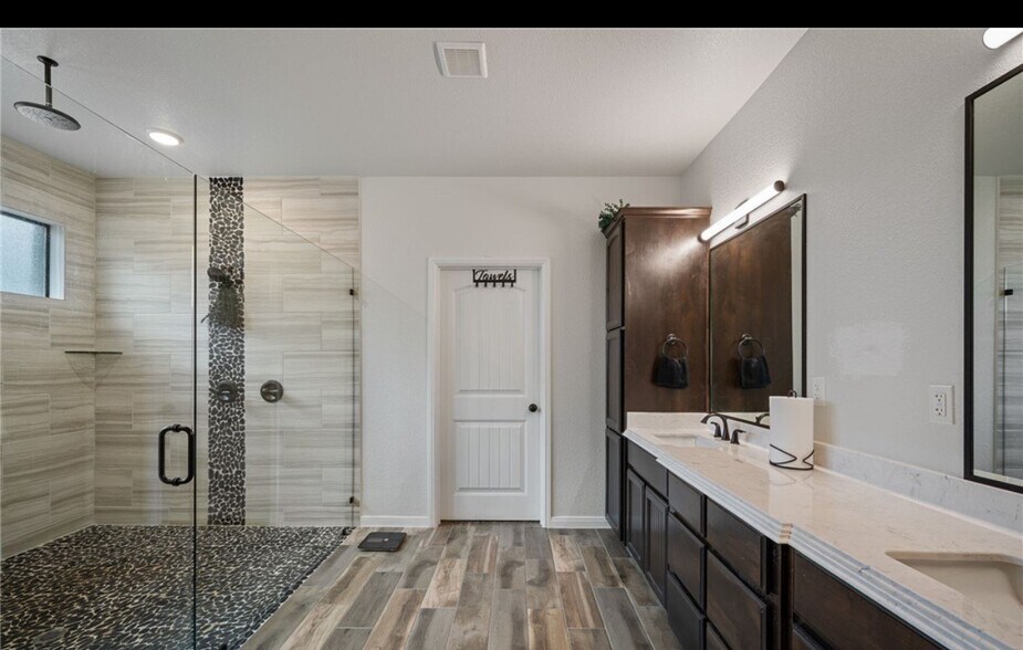Building Photo - 8401 Preserve Trl