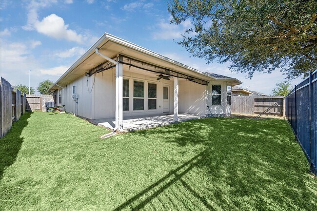 Building Photo - 18203 Alora Springs Trace