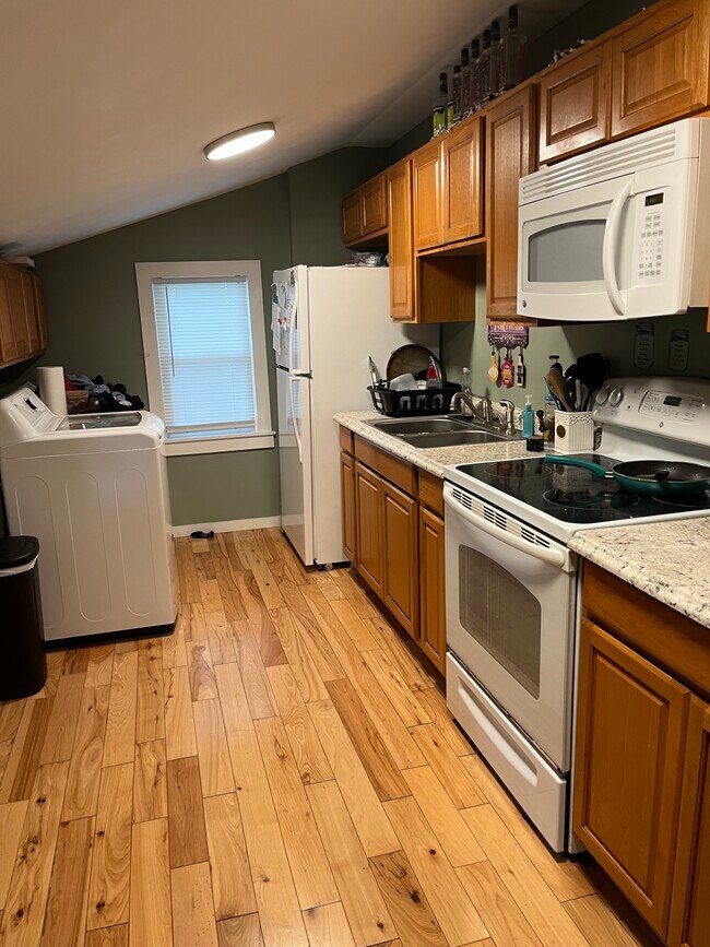 Building Photo - 62 Ontario St