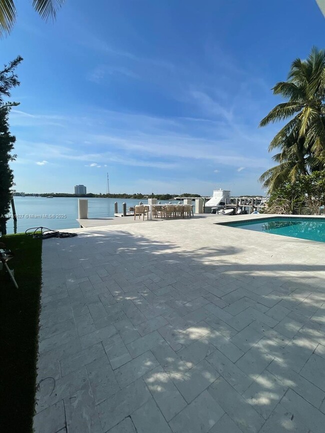 Building Photo - 7720 Miami View Dr