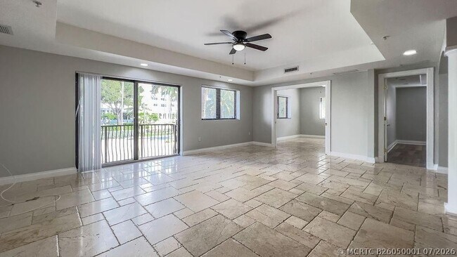 Building Photo - 4241 N Ocean Dr