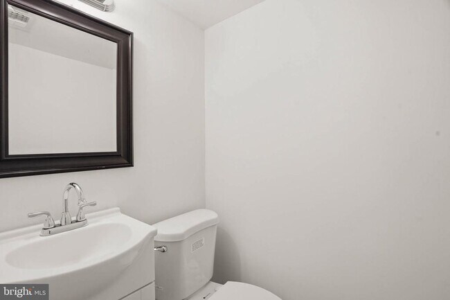 Building Photo - 9518 Blanchard Dr