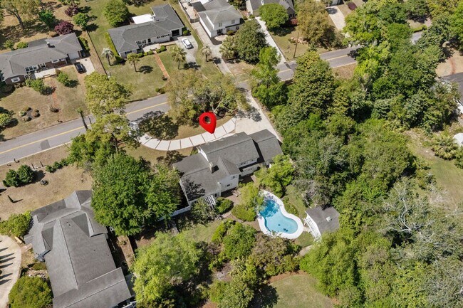 Building Photo - 5704 Woodside Ave