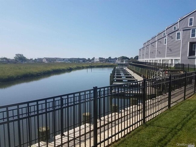 Building Photo - 237 Marina Pointe Dr
