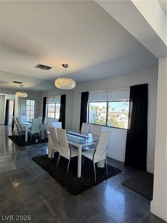 Building Photo - 3988 Delos Dr