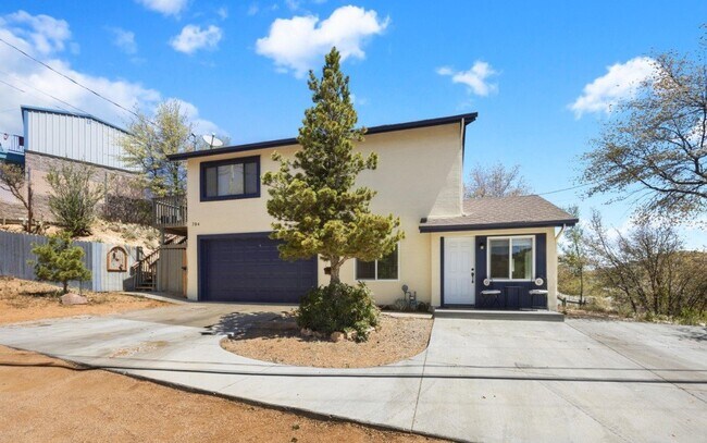 Building Photo - 704 Hermosa Dr